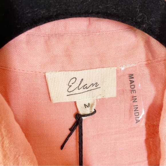 New Elan Lightweight Cotton Button Front Pocket Top in Blush Peach - Picture 5 of 8